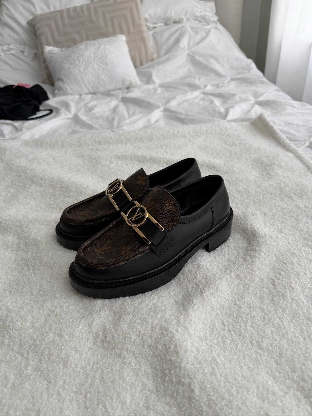 Louis Vuitton Women’s Brown Monogram Leather Academy - Picture 5 of 6